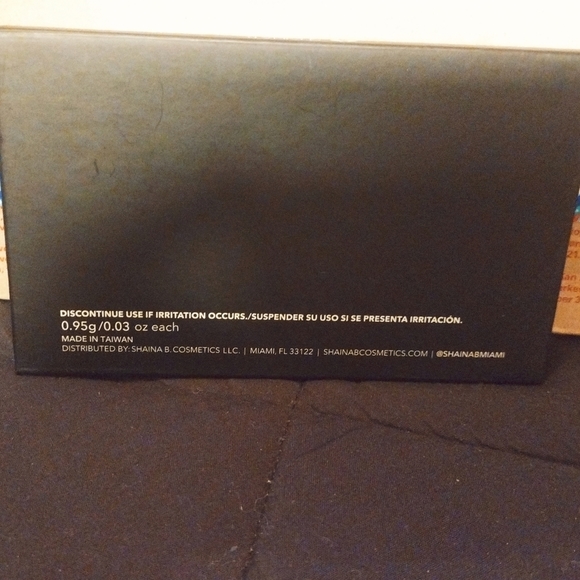 Miami 8 color eyeshadow palette - Picture 2 of 6